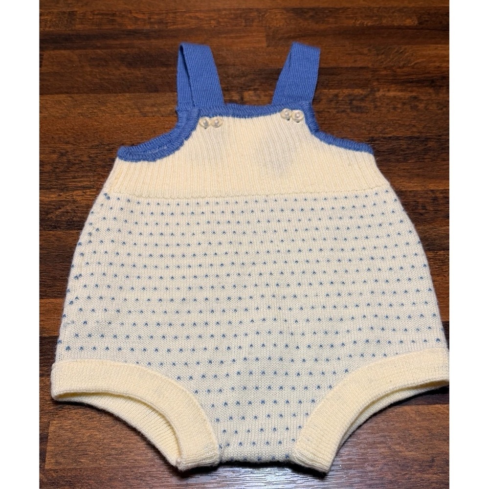 Vintage one piece summer sweater type shortall. Unique size 0-3 months.